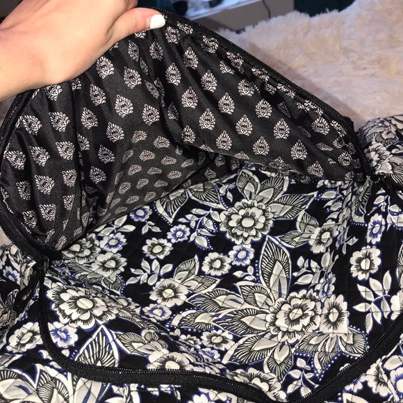 New Vera Bradley Weekender Bag Limited Edition π - Picture 6 of 8